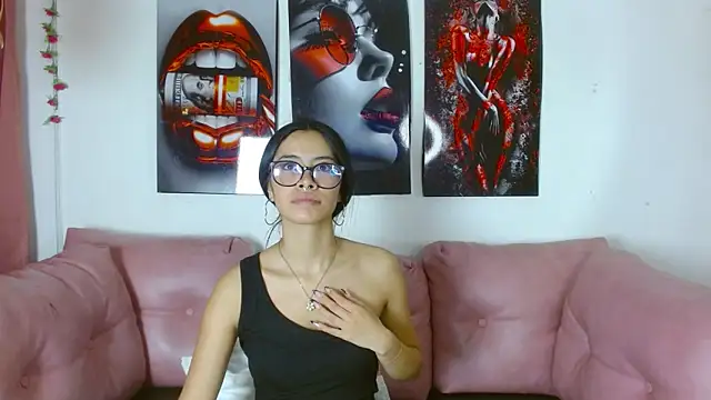 Miahotcs1 online show from April 11, 4:21 pm