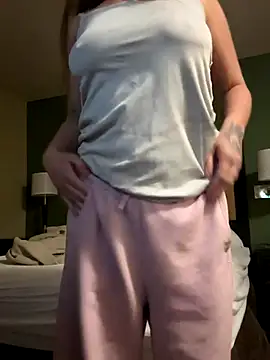 Snapshot of Tlynn chatting on October 14, 3:58 pm Tlynn online show from October 14, 3:58 pm
