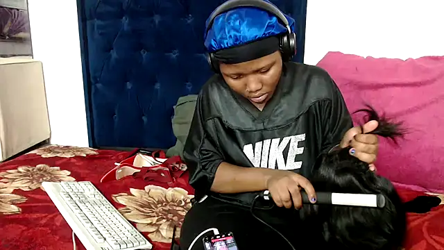 BUNNYCHOWX28 online show from January 12, 8:47 pm