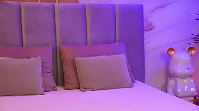 EllyLynn online show from January 12, 8:14 pm