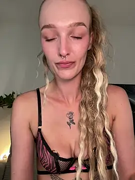 lovecassyrose online show from July 31, 11:22 am