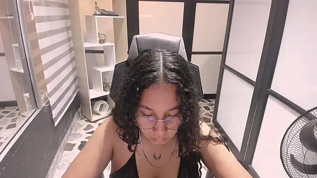 Snapshot of Noahsmitth_ chatting on October 11, 9:17 pm Noahsmitth online show from October 11, 9:17 pm