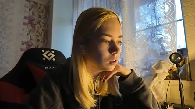 Witching Moon online show from October 21, 7:34 am