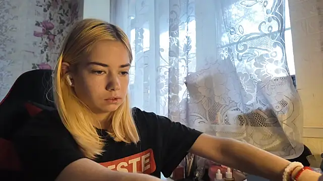 Witching Moon online show from October 24, 7:48 am