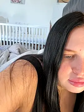 brunetteGirl274 online show from October 22, 12:10 pm