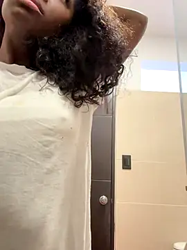 EmilyKisx online show from October 22, 1:38 pm