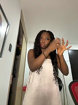 EmilyKisx online show from November 19, 10:37 am