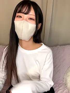 emiiiii1001 online show from December 18, 4:06 am