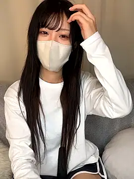 emiiiii1001 online show from December 17, 4:05 am