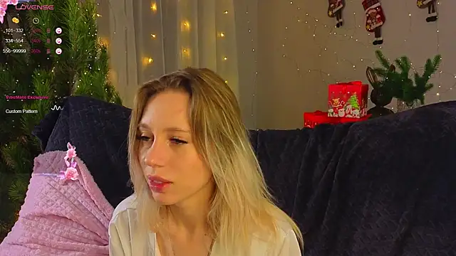 NyxaThorn online show from December 21, 2:54 pm