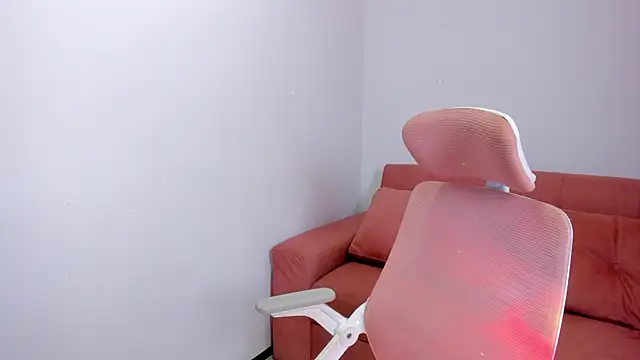 Emiss Jones online show from March 31, 2:55 am