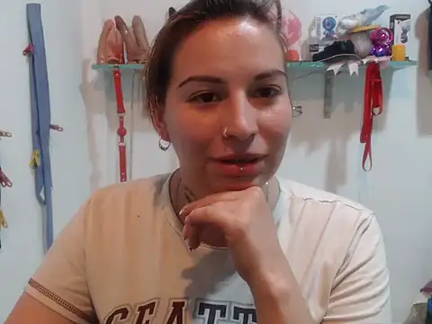 Snapshot of cloequeen15 chatting on September 8, 6:51 pm cloequeen15 online show from September 8, 6:51 pm