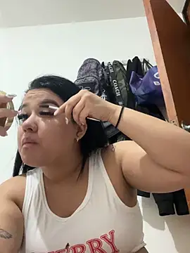 Aliciawhitee online show from October 15, 12:46 am