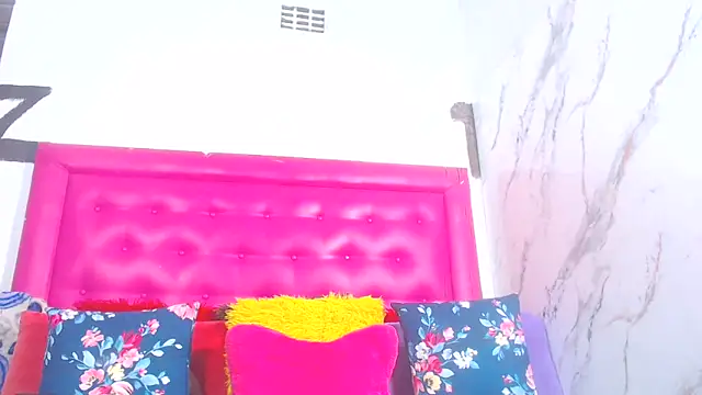 LoloQueen5 online show from June 8, 8:19 pm