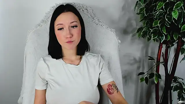 Snapshot of EileenMoores chatting on September 18, 5:39 am EileenMoores online show from September 18, 5:39 am