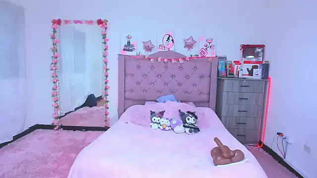 Snapshot of Gabi_Jhons_23 chatting on September 10, 9:04 pm Gabi Jhons 23 online show from September 10, 9:04 pm