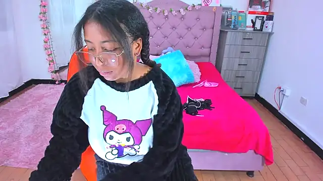Snapshot of Gabi_Jhons_23 chatting on October 18, 1:25 pm Gabi Jhons 23 online show from October 18, 1:25 pm