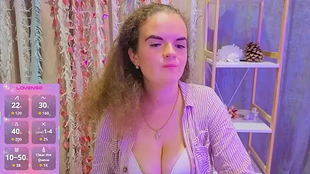 Snapshot of Luisa_Rosee chatting on October 9, 8:02 pm Luisa Rosee online show from October 9, 8:02 pm