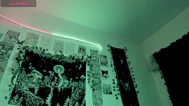 GothKitten666 online show from February 26, 1:04 am