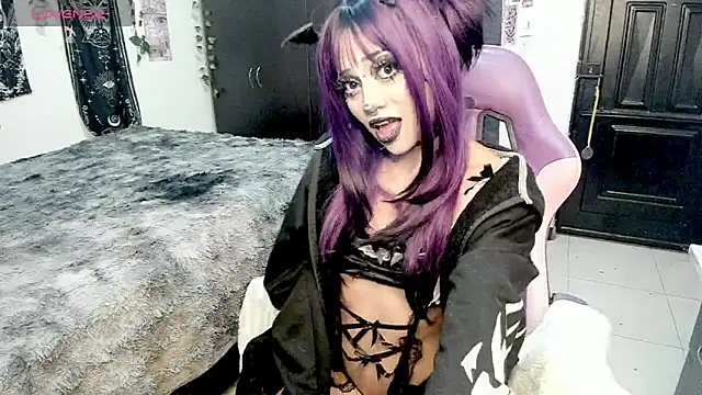 GothKitten666 online show from June 7, 7:15 am