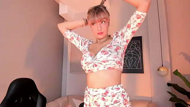 Snapshot of marie_bass chatting on September 17, 12:14 pm marie bass online show from September 17, 12:14 pm