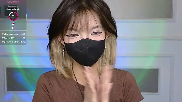      Panda      online show from April 11, 6:44 pm