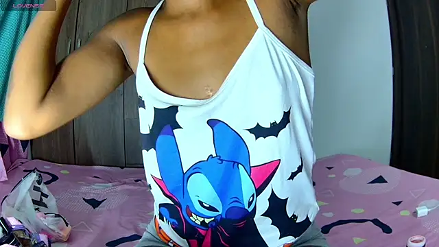 Snapshot of shantall_ebony1 chatting on October 12, 7:33 am shantall ebony1 online show from October 12, 7:33 am