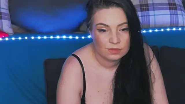 GrayLunna online show from March 21, 8:19 am