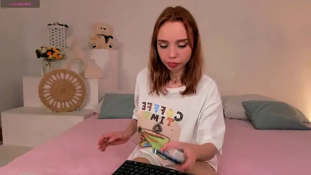 Little Clare online show from July 22, 6:47 am