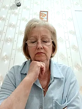 AlikaSwan5821 online show from May 6, 7:18 pm