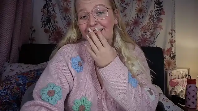 Daisyxoxo  online show from February 12, 9:44 am