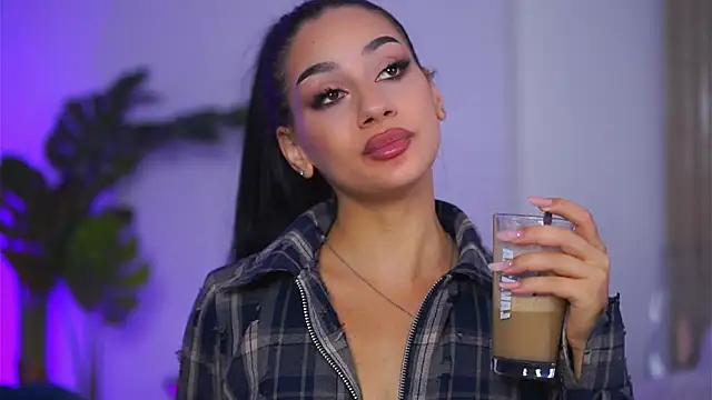 NinaSolenne online show from November 29, 7:51 pm