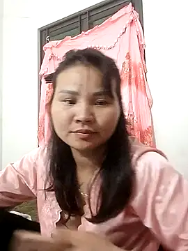 Snapshot of Heulwen-22 chatting on October 24, 1:01 am Heulwen-22 online show from October 24, 1:01 am