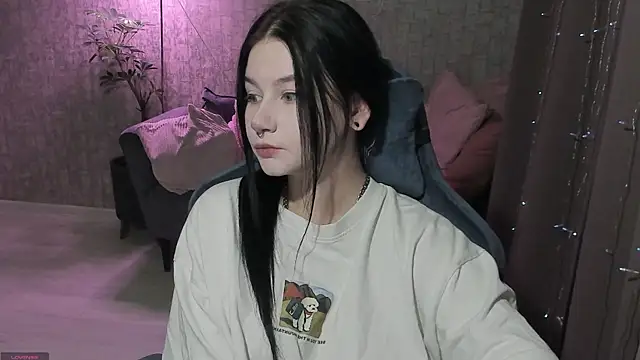 Snapshot of AlinaGreeeen chatting on October 6, 2:39 am AlinaGreeeen online show from October 6, 2:39 am