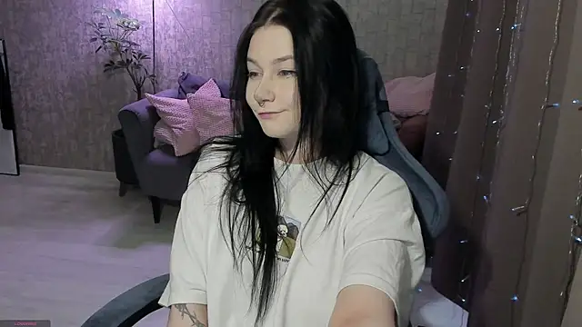 Snapshot of AlinaGreeeen chatting on October 16, 8:39 am AlinaGreeeen online show from October 16, 8:39 am