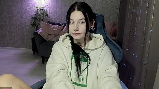 Snapshot of AlinaGreeeen chatting on September 10, 8:58 am AlinaGreeeen online show from September 10, 8:58 am