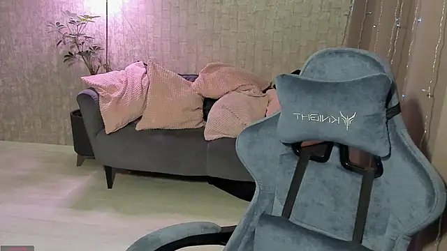 Snapshot of AlinaGreeeen chatting on September 21, 12:42 am AlinaGreeeen online show from September 21, 12:42 am