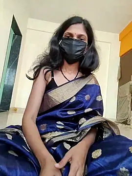 Shivani2002 online show from January 18, 9:49 am