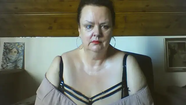 TiffanyMature online show from March 17, 8:18 am