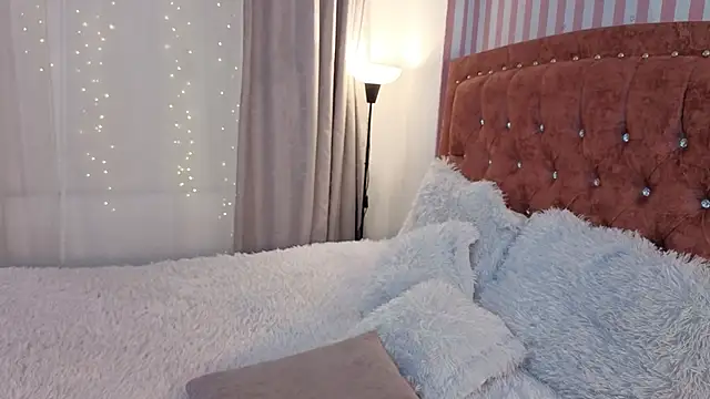 LunaVelvet777 online show from April 15, 5:02 pm