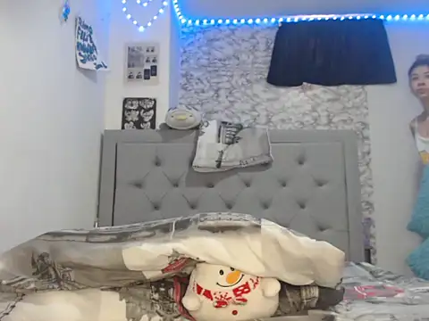 nahomibeckers online show from November 3, 4:44 pm