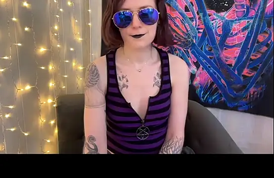 Snapshot of mistressannafoxx chatting on September 15, 5:09 pm mistressannafoxx online show from September 15, 5:09 pm