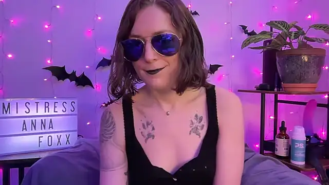 mistressannafoxx online show from November 3, 6:23 pm