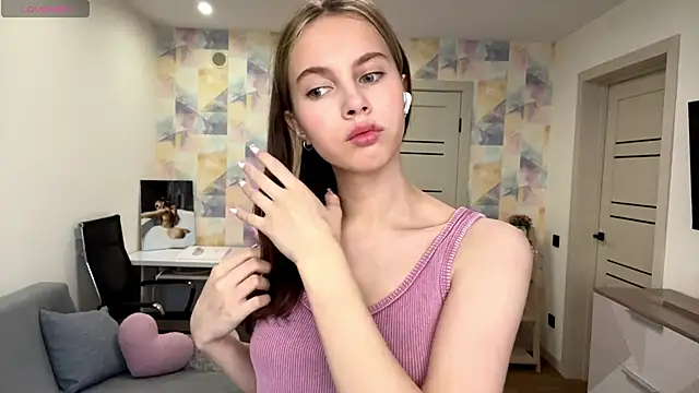 NylaNadler online show from March 11, 4:06 am