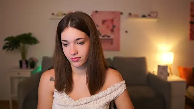 kissie cat online show from October 24, 1:40 pm