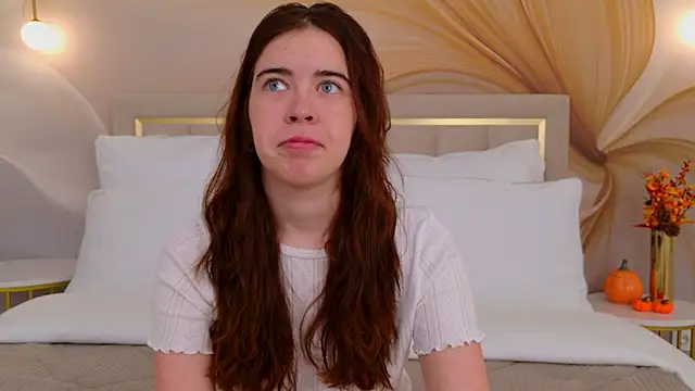 KimberlyBond online show from October 7, 3:16 pm