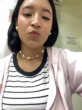 CatalinaFlores online show from April 20, 10:24 pm