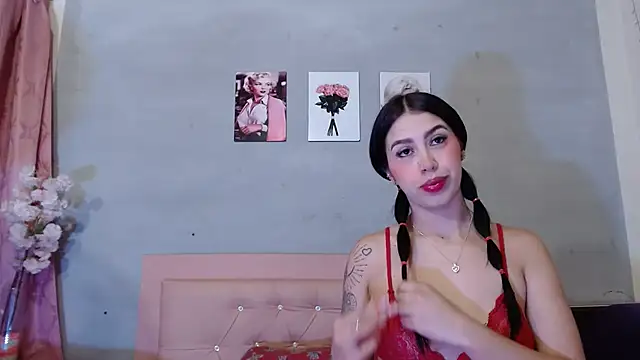 Olivia Spear online show from December 2, 12:18 pm