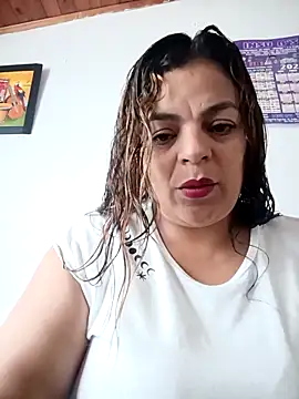 Mia-Glow online show from February 22, 1:45 pm