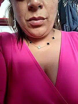 Mia-Glow online show from November 11, 3:53 pm